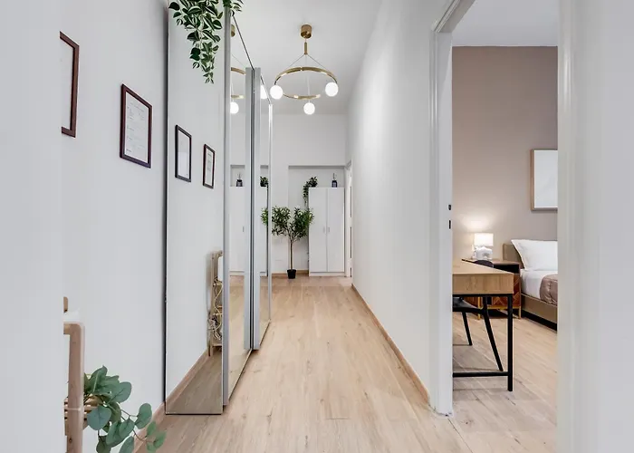 Luxury 4br Newly Renovated, 2 Bathrooms, Smart Tv * Rome